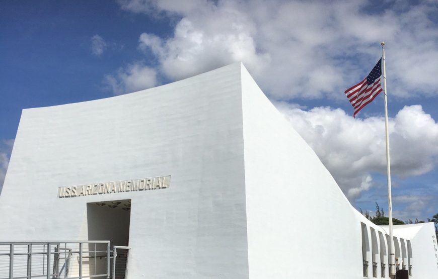 Visit Pearl Harbor and Historical Sites of Downtown Honolulu
