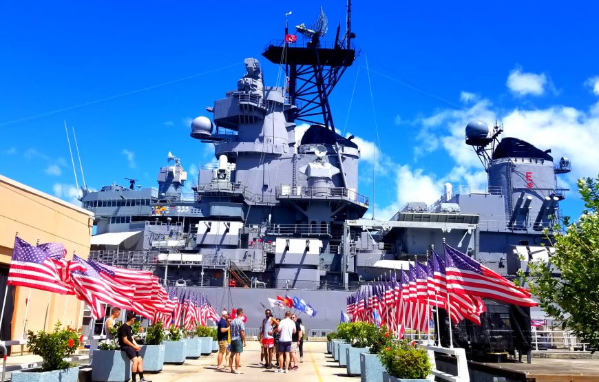 Couples Private Full-Day Hawaii Pearl Harbor Tour and North Shore